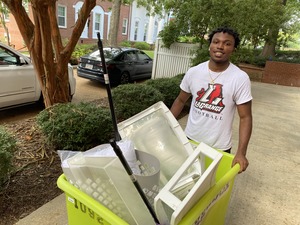 Student arrives at residence hall