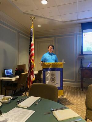 Student gives presentation to regional chapter
