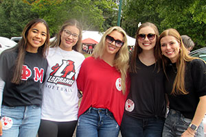 Female students at Homeocming