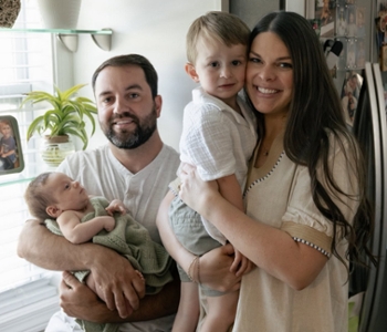 Lindsey-Cole-Robinson-Family-of-4.jpg